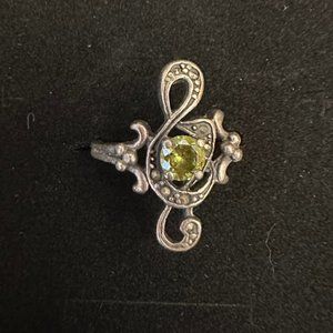 Beautiful Sterling Silver Crystal Treble Clef Ring with Green Stone in Center